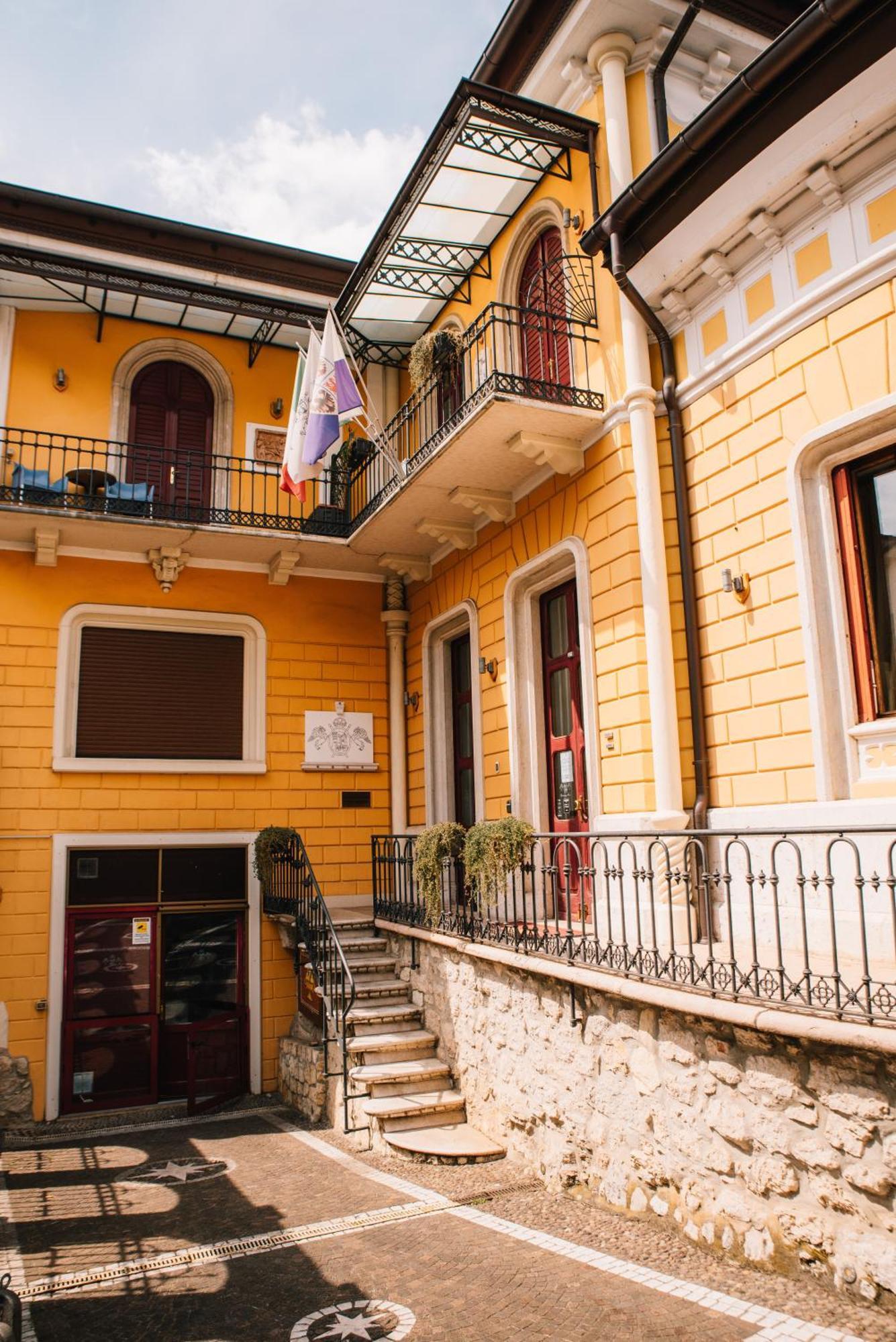 Arciduca Charming House Room&Breakfast Arco Exterior foto